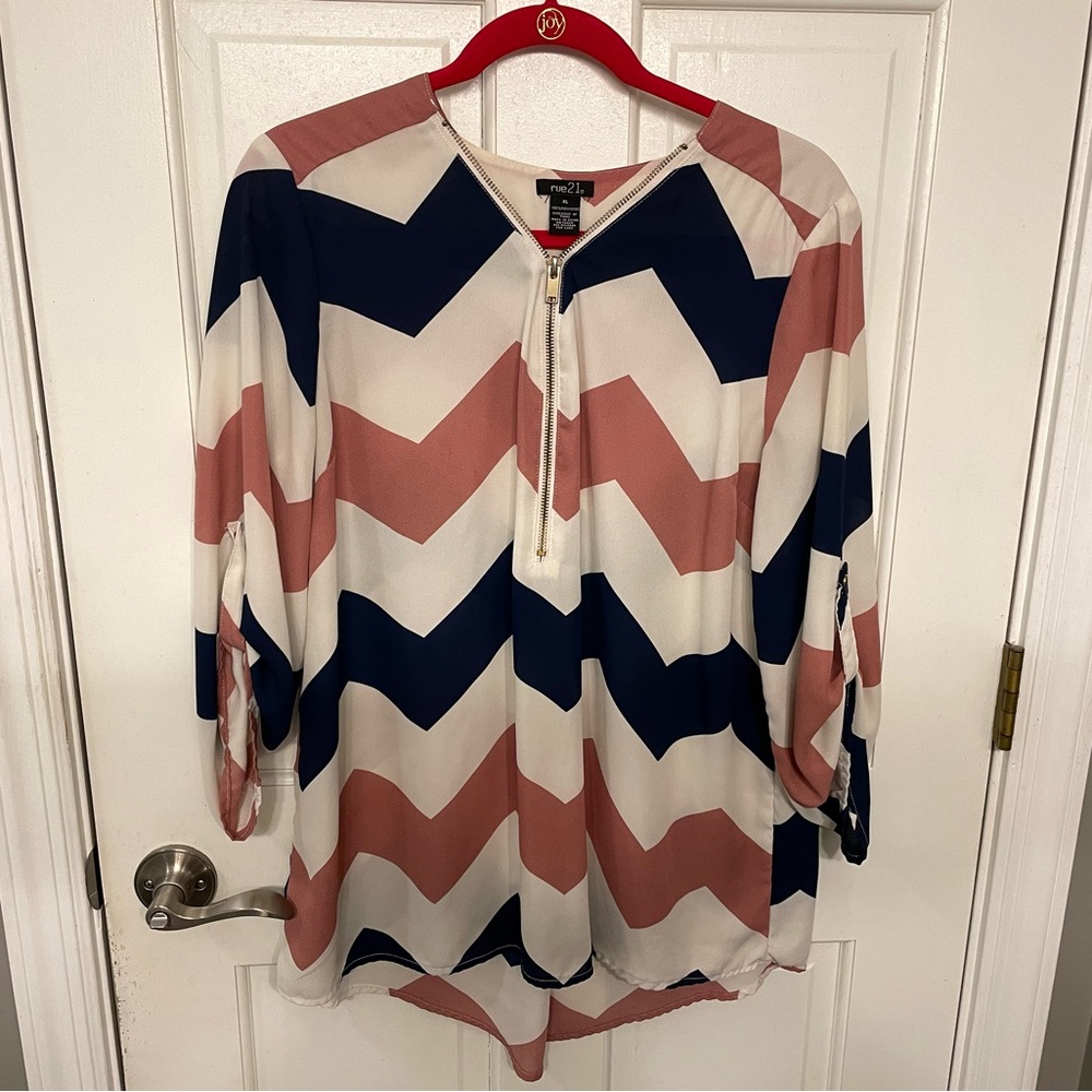 Rue 21 chevron XL blouse